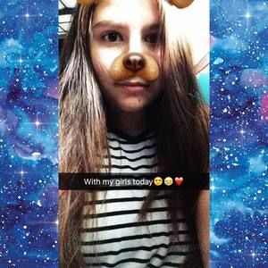 Meet your Posher, Chloe